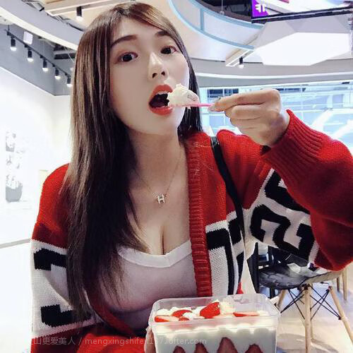 开云·体育官网APP下载-梅西率队轻松取胜，巴萨升至积分榜第三，梅西高薪续约巴萨