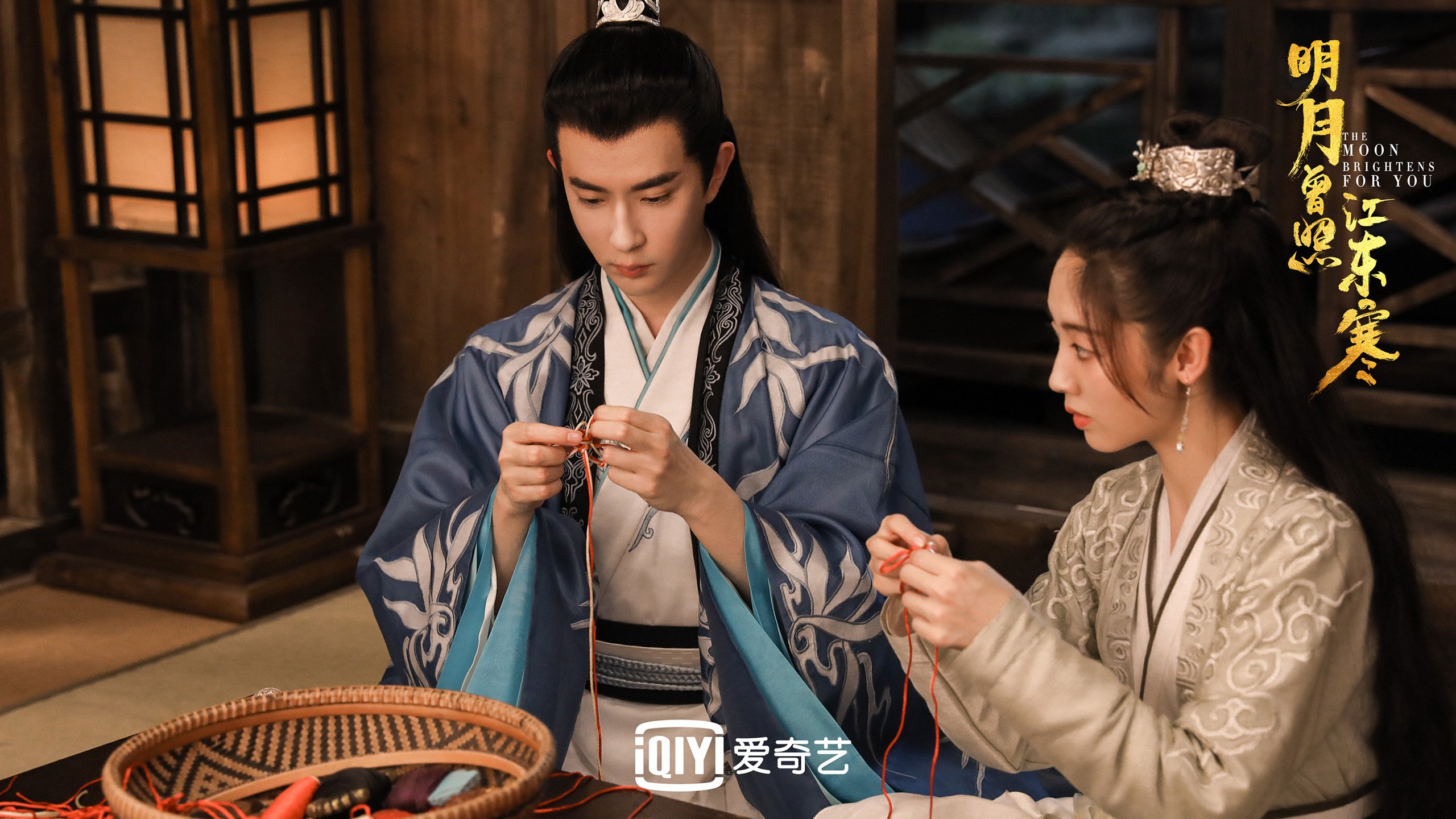 开云官方网站-英超裁判使用语义情境回放减少比赛中争议焦点失控,2021赛季英超裁判